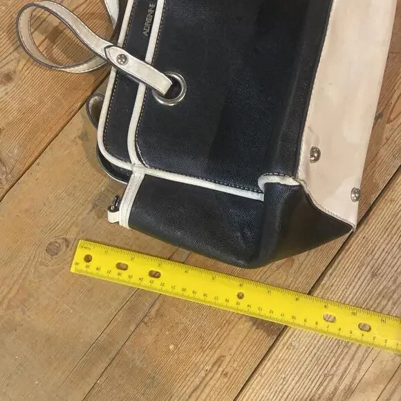 Adrienne Vittadini Black And White Handbag - Picture 9 of 9